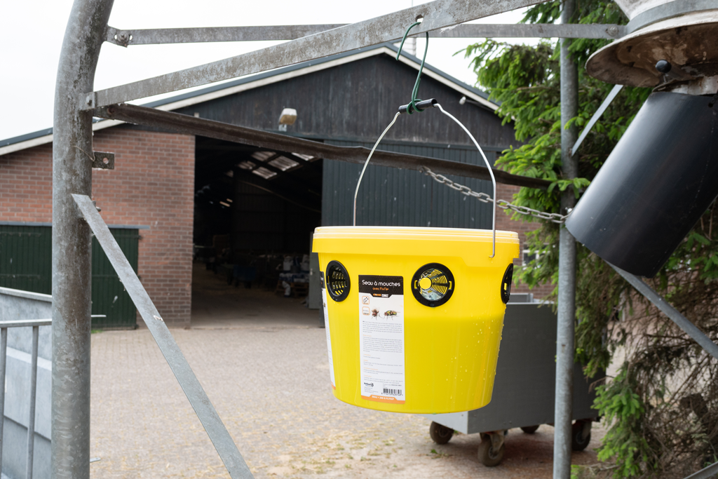 Knock Pest FlyNip VliegenEmmer (incl. 240 g traktatie)