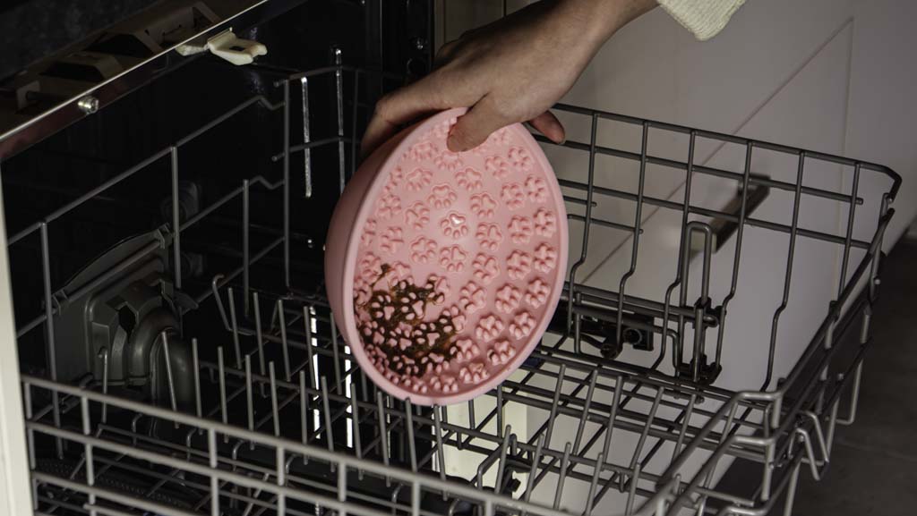 Eat Slow Live Longer Lick Mat Wobble Bowl Roze