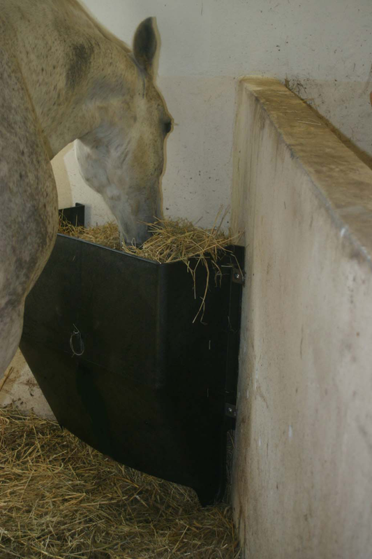 Hay Feeder 200 l kunststof, between 8-14 kg Hay